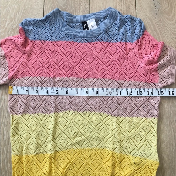 H&M Multicolored Lace Knit Short Sleeve Top Size S - Picture 5 of 10